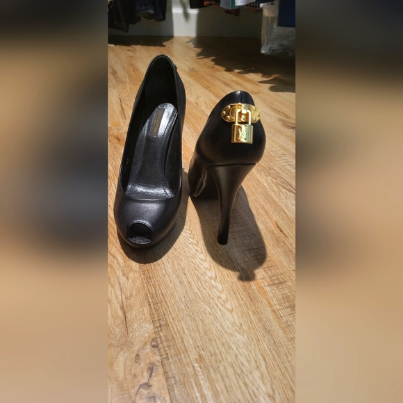 Luis vuitton size 7 black lock pump open toe - Picture 1 of 16